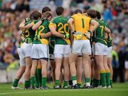 13 June 2010; Meath players form a huddle before the start of the game. Leinster GAA Football Senior Championship Quarter-Final, Meath v Laois, Croke Park, Dublin. Picture credit: David Maher / SPORTSFILE