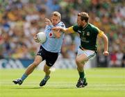 27 June 2010; Tomas Quinn, Dublin, in action against Chris O'Connor, Meath. Leinster GAA Football Senior Championship Semi-Final, Meath v Dublin, Croke Park, Dublin. Picture credit: Ray McManus / SPORTSFILE