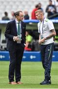 13 June 2016; Republic of Ireland manager Martin O'Neill in conversation with James McClean ahead of the UEFA Euro 2016 Group E match between Republic of Ireland and Sweden at Stade de France in Saint Denis, Paris, France. Photo by David Maher / Sportsfile