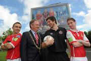 18 August 2010; Lord Mayor of Dublin Councillor Gerry Breen, with from left, David McGill, Shelbourne, Ken Oman, Bohemians, and Ian Birmingham, St. Patrick's Athletic, at the launch of the Dublin City Council European City of Sport billboard campaign to promote Airtricity League football in the city. Malahide Road, Dublin. Picture credit: Brian Lawless / SPORTSFILE