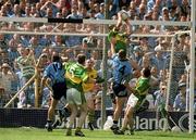 4 August 2001; Darragh O'Se of Kerry outjumps Vinny Murphy of Dublin during the Bank of Ireland All-Ireland football Championship Quarter Final match between Dublin and Kerry at Semple Stadium in Thurles, Tipperary. Photo by Damien Eagers/Sportsfile