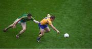 31 July 2016; Seán Collins of Clare in action against Paul Geaney of Kerry during the GAA Football All-Ireland Senior Championship Quarter-Final match between Clare and Kerry at Croke Park in Dublin. Photo by Daire Brennan/Sportsfile
