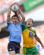 6 August 2016; David Byrne of Dublin in action against Michael Murphy of Donegal during the GAA Football All-Ireland Senior Championship Quarter-Final match between Dublin and Donegal at Croke Park in Dublin. Photo by Piaras Ó Mídheach/Sportsfile