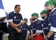 18 October 2010; Sean Og O hAilpin with pupils from Gaelscoil Aonach Urmhumhan, Nenagh, at an Ulster Bank Training Camp. Gaelscoil Aonach Urmhumhan, Nenagh, Co. Tipperary. Photo by Sportsfile