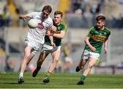 28 August 2016; Aaron Masterson of Kildare in action against Niall Collins, left, and Michael Potts of Kerry during the Electric Ireland GAA Football All-Ireland Minor Championship Semi-Final game between Kerry and Kildare at Croke Park in Dublin. Photo by Piaras Ó Mídheach/Sportsfile