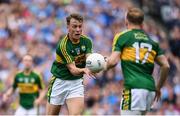 28 August 2016; Donnchadh Walsh offloads to Kerry team-mate Darran O’Sullivan for their side's opening goal during the GAA Football All-Ireland Senior Championship Semi-Final match between Dublin and Kerry at Croke Park in Dublin. Photo by Stephen McCarthy/Sportsfile