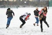 29 November 2010; UCD students enjoy the snow on campus. UCD Campus, Belfield, Dublin. Picture credit: Stephen McCarthy / SPORTSFILE