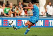 10 September 2016; Ruan Pienaar of Ulster kicks a penalty during the Guinness PRO12 Round 2 match between Benetton Treviso and Ulster at the Stadio Monigo in Treviso, Italy. Photo by Roberto Bregani/Sportsfile