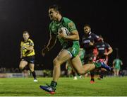 30 September 2016; Cian Kelleher of Connacht on his way to scoring his side's third try during the Guinness PRO12 Round 5 match between Connacht and Edinburgh Rugby at the Sportsground in Galway.  Photo by Piaras Ó Mídheach/Sportsfile