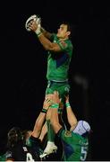 30 September 2016; Quinn Roux of Connacht wins possession in the lineout during the Guinness PRO12 Round 5 match between Connacht and Edinburgh Rugby at the Sportsground in Galway.  Photo by Piaras Ó Mídheach/Sportsfile