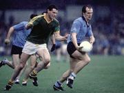 30 March 1986; Leo Close, Dublin, in action against  Liam Harnan, Meath. Ford National Football League Quarter Final, Meath v Dublin, Croke Park, Dublin. Picture credit; Ray McManus / SPORTSFILE