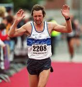 29 October 2001; Joe Copithorne, Ireland, during the adidas Dublin Marathon in Dublin. Photo by Ray McManus/Sportsfile