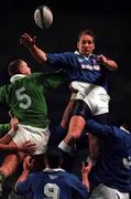 12 November 2001; Mark Birtwistle of Samoa wins possession from the line-out ahead of Jeremy Davidson of Ireland during the International Rugby match between Ireland and Samoa at Lansdowne Road in Dublin. Photo by Brendan Moran/Sportsfile