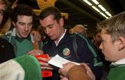 16 November 2001; Irish fans welcome home Shay Given after the Republic of Ireland soccer team qualified for the 2002 World Cup Finals in Japan during the homecoming at Dublin Airport in Dublin. Photo by David Maher/Sportsfile