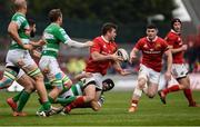 26 November 2016; Jaco Taute of Munster offloads to Sam Arnold as he is tackled by Ian McKinley of Benetton Treviso during the Guinness PRO12 Round 9 match between Munster and Benetton Treviso at Thomond Park in Limerick. Photo by Diarmuid Greene/Sportsfile