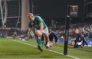 26 November 2016; Keith Earls of Ireland scores his side's third try during the Autumn International match between Ireland and Australia at the Aviva Stadium in Dublin. Photo by Cody Glenn/Sportsfile