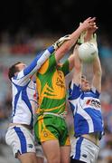 24 April 2011; Mark Timmons and goalkeeper Eoin Culliton, Laois, in action against Michael Murphy, Donegal. Allianz Football League Division 2 Final, Donegal v Laois, Croke Park, Dublin. Picture credit: Stephen McCarthy / SPORTSFILE