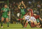 31 December 2016; Duncan Williams of Munster in action against John Muldoon of Connacht during the Guinness PRO12 Round 12 match between Connacht and Munster at Sportsground in Galway. Photo by Diarmuid Greene/Sportsfile
