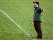 15 January 2002; Defence coach Mike Ford during Ireland rugby squad training at Thomond Park in Limerick. Photo by Brendan Moran/Sportsfile