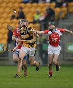 29 January 2017; Jordan Shanahan of Lismore in action against Pádraig Mannion, left, and Paul Gavin of Ahascragh-Fohenagh during the AIB GAA Hurling All-Ireland Intermediate Club Championship Semi-Final match between Lismore and Ahascragh-Fohenagh at O’Connor Park in Tullamore, Co Offaly. Photo by Piaras Ó Mídheach/Sportsfile