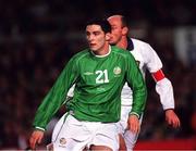 13 February 2002; Richard Sadlier of Republic of Ireland in action against Viktor Onopko of Russia during the International Friendly match between Republic of Ireland and Russia at Lansdowne Road in Dublin. Photo by David Maher/Sportsfile