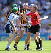 3 July 2011; Referee Barry Kelly steps in to break up a tussel between Dublin players John McCaffrey, 5, and Conal Keaney and Kilkenny players Henry Shefflin, left, and Michael Fennelly. Leinster GAA Hurling Senior Championship Final, Kilkenny v Dublin, Croke Park, Dublin. Picture credit: Matt Browne / SPORTSFILE