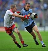 6 August 2011; Barry Cahill, Dublin, in action against Kevin Hughes, Tyrone. GAA Football All-Ireland Senior Championship Quarter-Final, Dublin v Tyrone, Croke Park, Dublin. Picture credit: David Maher / SPORTSFILE