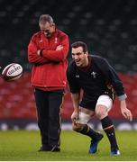 9 March 2017; Sam Warburton, right, and Wales head coach Rob Howley during their captain's run at the Principality Stadium in Cardiff, Wales. Photo by Stephen McCarthy/Sportsfile