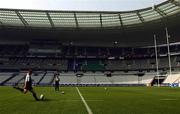 5 April 2002; David Humphreys practices his goal kicking during the Ireland Rugby Captain's Run at the Stade de France in Paris, France. Photo by Brendan Moran/Sportsfile