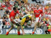5 August 2006; Seamus Moynihan, Kerry, in action against Steven McDonnel, Armagh. Bank of Ireland All-Ireland Senior Football Championship Quarter-Final, Armagh v Kerry, Croke Park, Dublin. Picture credit; Oliver McVeigh / SPORTSFILE