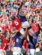 18 September 2011; Kane Thompson, Samoa, beats Alun Wyn Jones, Wales, in a lineout. 2011 Rugby World Cup, Wales v Samoa, Pool D match, Waikato Stadium, Hamilton, New Zealand. Picture credit: David Rowland / SPORTSFILE