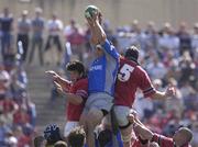 27 April 2002; Samuel Chinarro of Castres wins a line-out from Donncha O'Callaghan, left, and Paul O'Connell of Munster during the Heineken European Cup Semi-Final match between Castres and Munster at Stade de la Mediterranie in Beziers, France. Photo by Brendan Moran/Sportsfile