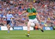 18 September 2011; Colm Cooper, Kerry, shoots to score his side's goal. GAA Football All-Ireland Senior Championship Final, Kerry v Dublin, Croke Park, Dublin. Picture credit: Stephen McCarthy / SPORTSFILE