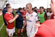 15 April 2017; Ruan Pienaar of Ulster is applauded off the pitch by Munster players after the Guinness PRO12 Round 20 match between Munster and Ulster at Thomond Park in Limerick. Photo by Diarmuid Greene/Sportsfile