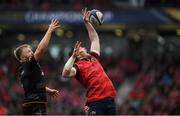 22 April 2017; Peter O’Mahony of Munster steals a lineout from Jackson Wray of Saracens during the European Rugby Champions Cup Semi-Final match between Munster and Saracens at the Aviva Stadium in Dublin. Photo by Brendan Moran/Sportsfile