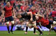 22 April 2017; George Kruis of Saracens is tackled by Jean Deysel of Munster as he dives for the try line during the European Rugby Champions Cup Semi-Final match between Munster and Saracens at the Aviva Stadium in Dublin. Photo by Brendan Moran/Sportsfile
