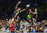 23 April 2017; Isa Nacewa of Leinster Aurélien Rougerie, left, and David Strettle of ASM Clermont Auvergne during the European Rugby Champions Cup Semi-Final match between ASM Clermont Auvergne and Leinster at Matmut Stadium de Gerland in Lyon, France. Photo by Stephen McCarthy/Sportsfile