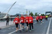 23 April 2017; Participants arrive prior to the Virgin Media Night Run in Dublin. Photo by Cody Glenn/Sportsfile