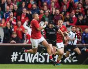 20 May 2017; Simon Zebo of Munster runs through to score his side's second try during the Guinness PRO12 semi-final match between Munster and Ospreys at Thomond Park in Limerick. Photo by Brendan Moran/Sportsfile