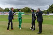 21 May 2017; Ireland captain William Porterfield conducts the opening coin toss alongside New Zealand captain Tom Latham and match referee David Jakes, right, and television host and former New Zealand cricketer Jeremy Coney, left, before the One Day International match between Ireland and New Zealand at Malahide Cricket Club in Dublin. Photo by Cody Glenn/Sportsfile