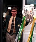 13 September 1998; Offaly captain Hubert Rigney, holds the Liam MacCarthy Cup aloft upon the team arrival at the Burlington Hotel after the Guinness All-Ireland Senior Hurling Championship Final match between Kilkenny and Offaly at Croke Park in Dublin. Photo by David Maher/Sportsfile