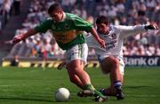 30 August 1998; Laois goalkeeper Willie Moran in action against Ronan O'Connor of Kerry during the All-Ireland Minor Football Championship Semi-Final match between Kerry and Laois at Croke Park in Dublin. Photo by Ray Lohan/Sportsfile