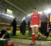 25 May 2002; Munster's Jeremy Staunton leaves the field following his side's defeat during the Heineken Cup Final match between Leicester Tigers and Munster at the Millennium Stadium in Cardiff, Wales. Photo by Brendan Moran/Sportsfile