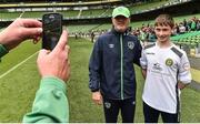 7 June 2017; Cian Clancy from Listowel, Co.Kerry, has his picture taken with Republic of Ireland assistant manager Roy Keane at the end of squad training at the Aviva Stadium in Dublin. Photo by David Maher/Sportsfile