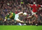 16 June 2002; Tomás î SŽ Kerry in action against Martin Cronin of Cork during the Bank of Ireland Munster Senior Football Championship Semi-Final match between Kerry and Cork at Fitzgerald Stadium in Killarney, Kerry. Photo by Brendan Moran/Sportsfile