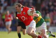23 June 2002; Alan Cronin of Cork gets away from Enda Galvin of Kerry during the Bank of Ireland Munster Senior Football Championship Semi-Final Replay match between Cork and Kerry at Páirc U’ Chaoimh in Cork. Photo by Brendan Moran/Sportsfile