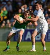 17 June 2017; Cillian O’Sullivan of Meath in action against Eoin Doyle of Kildare during the Leinster GAA Football Senior Championship Semi-Final match between Meath and Kildare at Bord na Móna O'Connor Park in Tullamore, Co Offaly. Photo by Piaras Ó Mídheach/Sportsfile