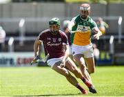 18 June 2017; Niall Burke of Galway in action against Oisín Kelly of Offaly during the Leinster GAA Hurling Senior Championship Semi-Final match between Galway and Offaly at O'Moore Park in Portlaoise, Co Laois. Photo by Seb Daly/Sportsfile