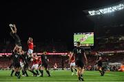 24 June 2017; Sam Whitelock of New Zealand takes possession in a lineout ahead of George Kruis of the British & Irish Lions during the First Test match between New Zealand All Blacks and the British & Irish Lions at Eden Park in Auckland, New Zealand. Photo by Stephen McCarthy/Sportsfile