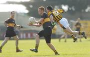 1 April 2007; Tony McEntee, Crossmaglen Rangers, in action against James Fleming, Dr Crokes. AIB All-Ireland Club Football Championship Final Replay, Dr Crokes v Crossmaglen Rangers, O'Moore Park, Portlaoise, Co. Laois. Picture credit: Brian Lawless / SPORTSFILE